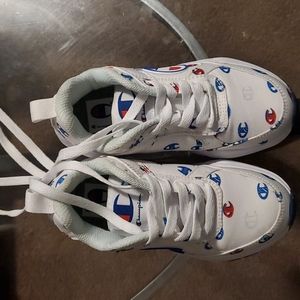Champion kids tennis shoe
